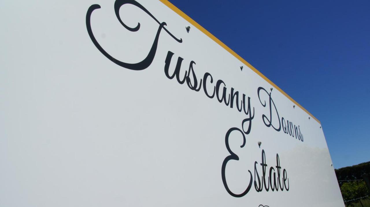 Tuscany Downs Estate Darfield Exterior foto
